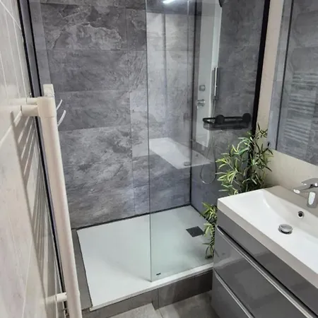 Capri Bali C51, T4 Bien Equipe, Clim, Parking Petite Vue Apartmán Agde
