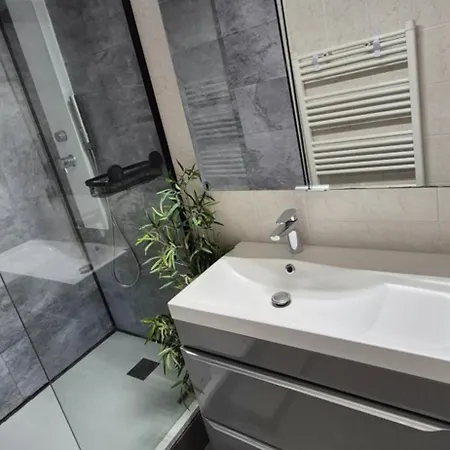 Capri Bali C51, T4 Bien Equipe, Clim, Parking Petite Vue Apartmán Agde