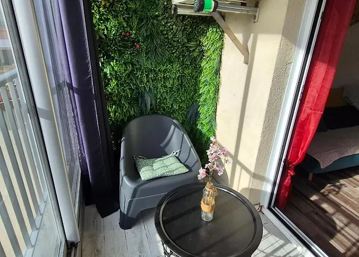 Capri Bali C51, T4 Bien Equipe, Clim, Parking Petite Vue Apartment *