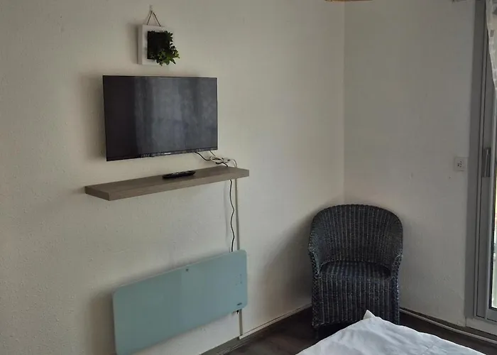 Capri Bali C51, T4 Bien Equipe, Clim, Parking Petite Vue Apartment Agde