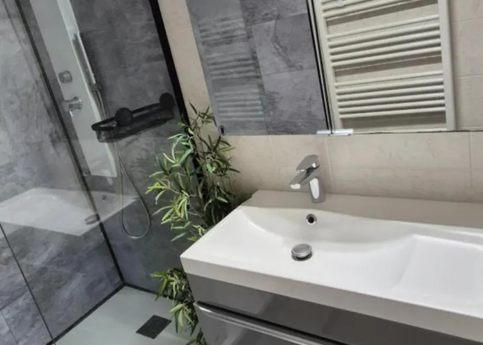Capri Bali C51, T4 Bien Equipe, Clim, Parking Petite Vue Apartment Agde